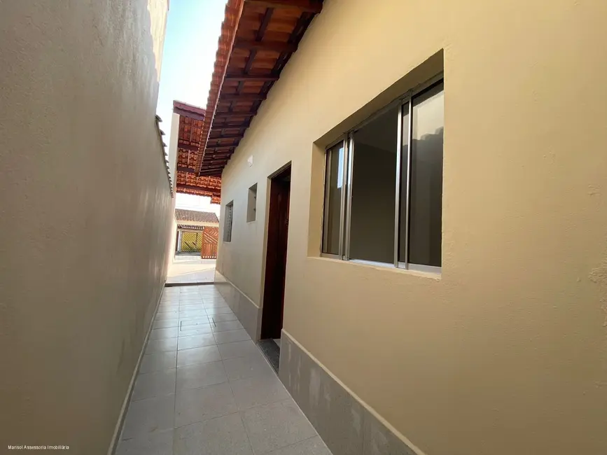 Foto 3 de Casa com 2 quartos à venda, 65m2 em Mongagua - SP