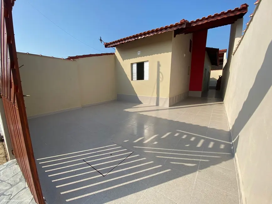 Foto 2 de Casa com 2 quartos à venda, 65m2 em Mongagua - SP