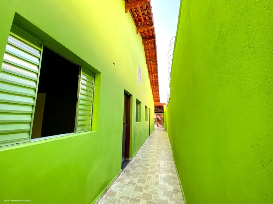 Foto 9 de Casa com 2 quartos à venda, 70m2 em Mongagua - SP