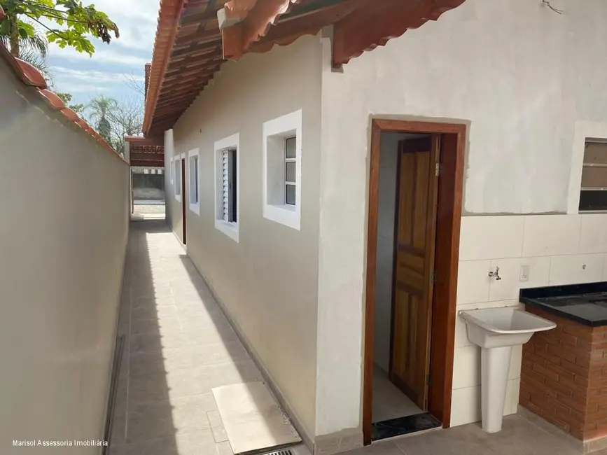 Foto 6 de Casa com 2 quartos à venda, 65m2 em Mongagua - SP