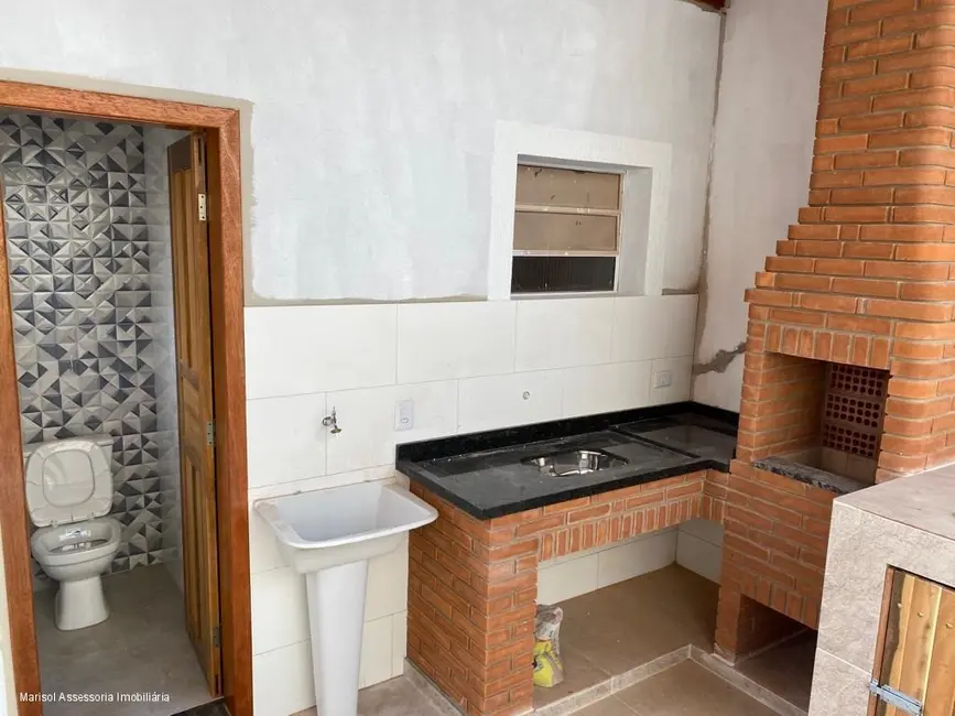 Foto 3 de Casa com 2 quartos à venda, 65m2 em Mongagua - SP