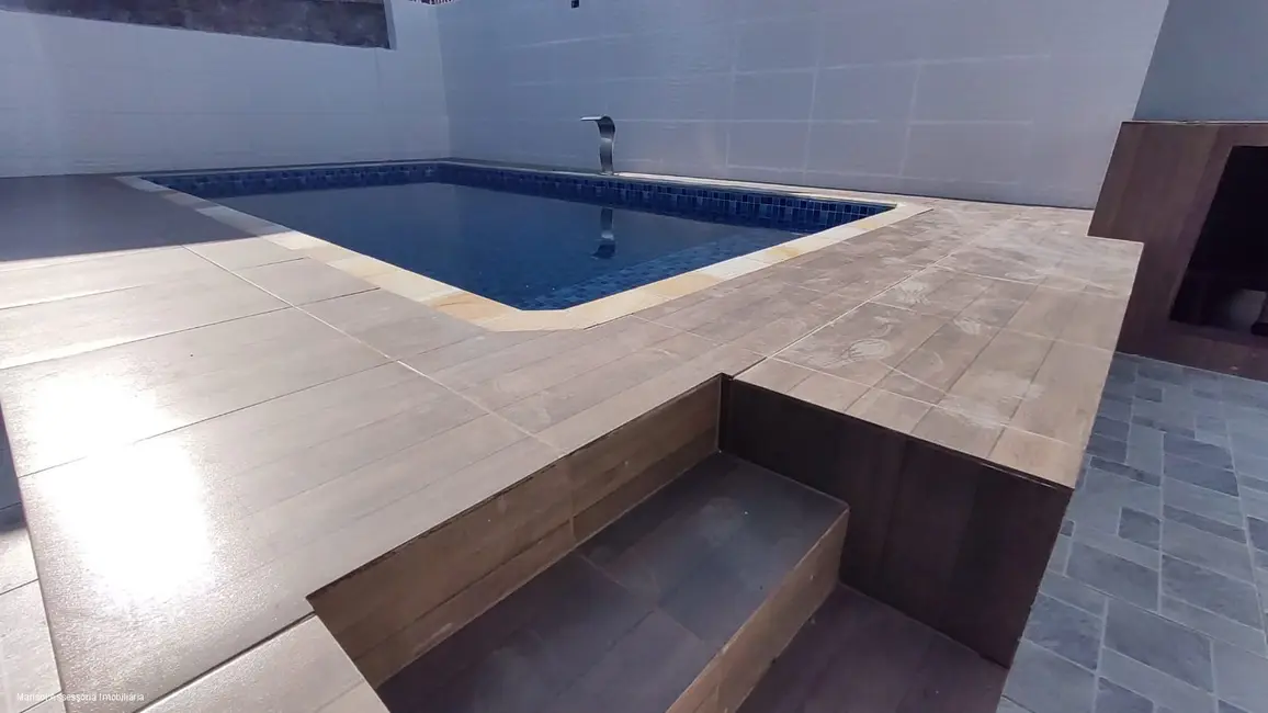 Foto 4 de Casa com 2 quartos à venda, 65m2 em Mongagua - SP