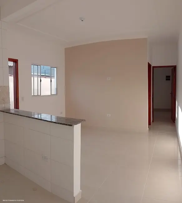 Foto 3 de Casa com 2 quartos à venda em Mongagua - SP