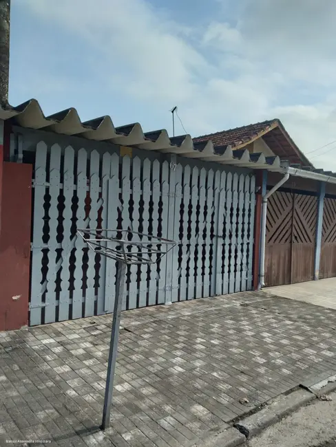 Foto 4 de Casa com 2 quartos à venda em Mongagua - SP