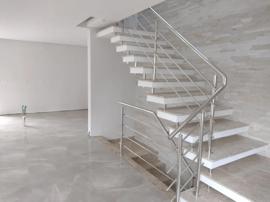 Foto 3 de Casa de Condomínio com 3 quartos à venda, 210m2 em Pinheirinho, Curitiba - PR