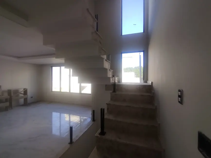 Casa de Condomínio com 3 quartos à venda, 206m2 em Pinheirinho, Curitiba - PR - imagem 7 Foto 7 de Casa de Condomínio com 3 quartos à venda, 206m2 em Pinheirinho, Curitiba - PR