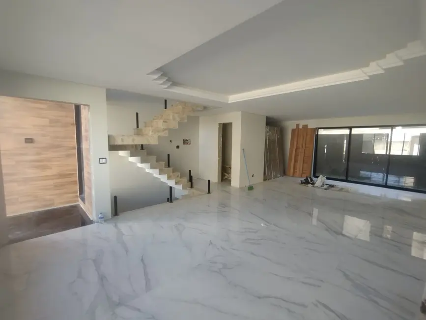 Casa de Condomínio com 3 quartos à venda, 206m2 em Pinheirinho, Curitiba - PR - imagem 5 Foto 5 de Casa de Condomínio com 3 quartos à venda, 206m2 em Pinheirinho, Curitiba - PR