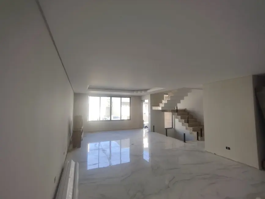 Casa de Condomínio com 3 quartos à venda, 206m2 em Pinheirinho, Curitiba - PR - imagem 6 Foto 6 de Casa de Condomínio com 3 quartos à venda, 206m2 em Pinheirinho, Curitiba - PR