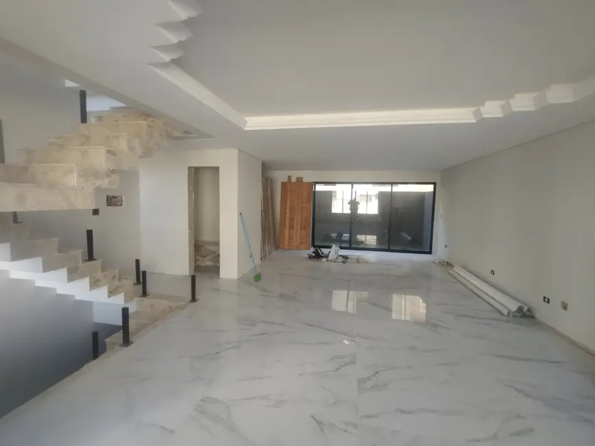 Casa de Condomínio com 3 quartos à venda, 206m2 em Pinheirinho, Curitiba - PR - imagem 3 Foto 3 de Casa de Condomínio com 3 quartos à venda, 206m2 em Pinheirinho, Curitiba - PR