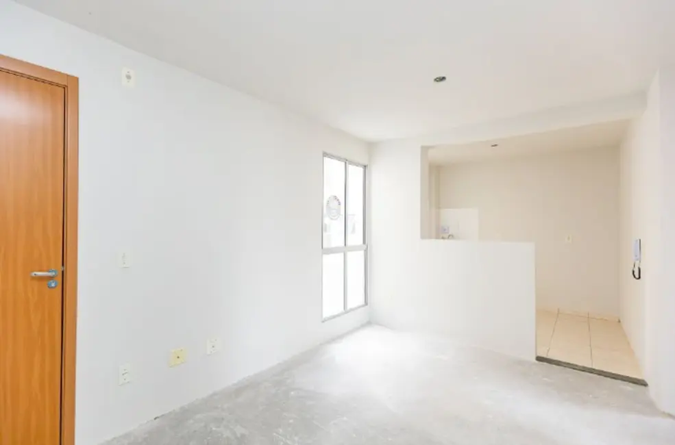 Apartamento com 2 quartos à venda, 40m2 em Pinheirinho, Curitiba - PR - imagem 3 Foto 3 de Apartamento com 2 quartos à venda, 40m2 em Pinheirinho, Curitiba - PR