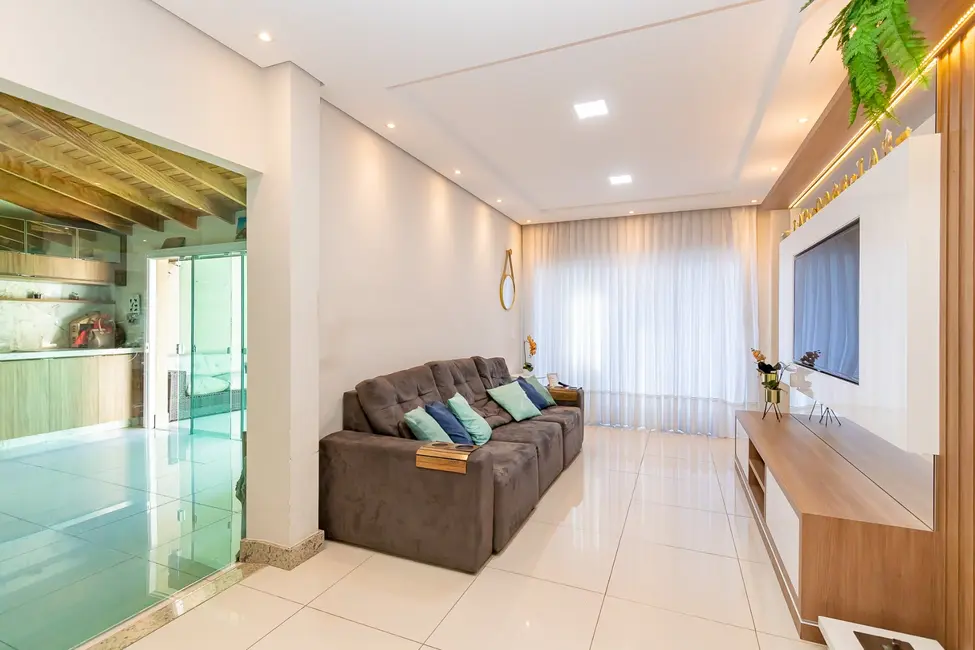 Foto 3 de Casa com 3 quartos à venda, 189m2 em Água Verde, Curitiba - PR