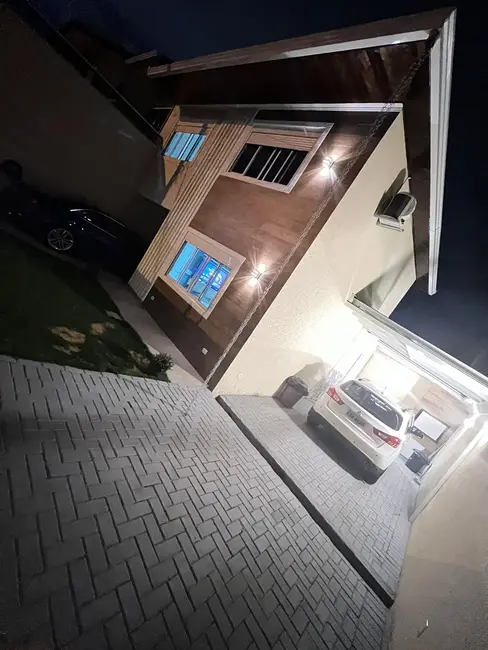 Foto 3 de Casa com 3 quartos à venda, 130m2 em Pinheirinho, Curitiba - PR