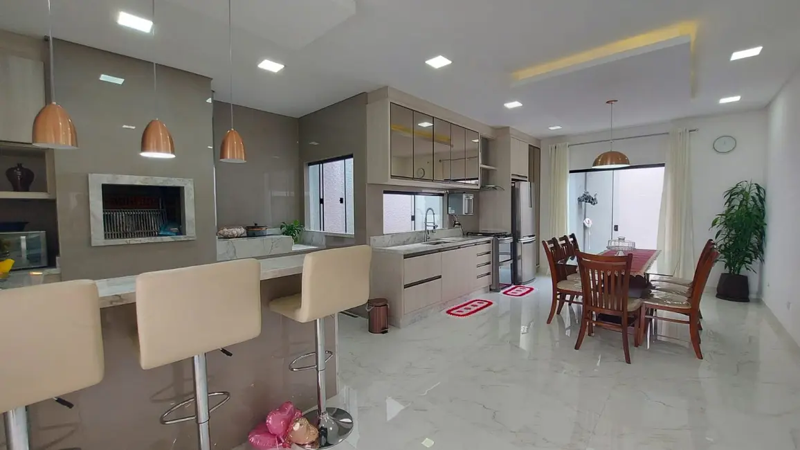 Foto 9 de Casa com 3 quartos à venda, 220m2 em Capão Raso, Curitiba - PR