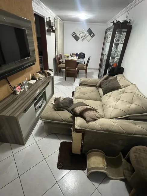 Apartamento com 3 quartos à venda, 54m2 em Capão Raso, Curitiba - PR - imagem 4 Foto 4 de Apartamento com 3 quartos à venda, 54m2 em Capão Raso, Curitiba - PR
