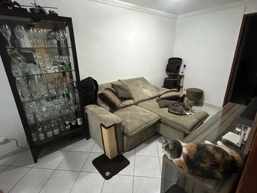 Apartamento com 3 quartos à venda, 54m2 em Capão Raso, Curitiba - PR - imagem 3 Foto 3 de Apartamento com 3 quartos à venda, 54m2 em Capão Raso, Curitiba - PR