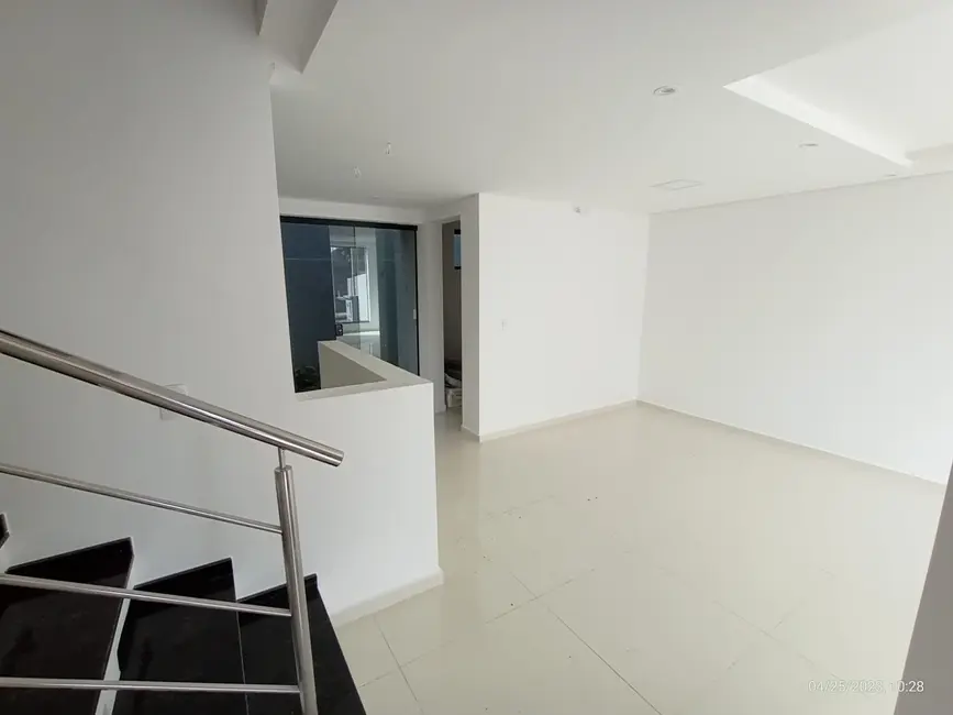 Foto 2 de Casa com 3 quartos à venda, 110m2 em Pinheirinho, Curitiba - PR