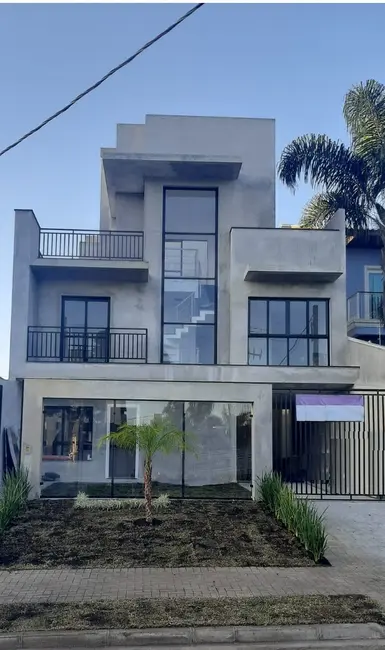 Foto 1 de Casa com 3 quartos à venda, 166m2 em Agua Verde, Curitiba - PR