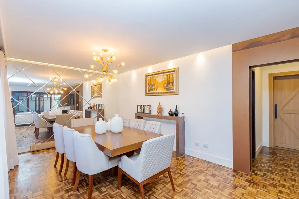 Casa com 3 quartos à venda, 400m2 em Santa Felicidade, Curitiba - PR - imagem 2 Foto 2 de Casa com 3 quartos à venda, 400m2 em Santa Felicidade, Curitiba - PR