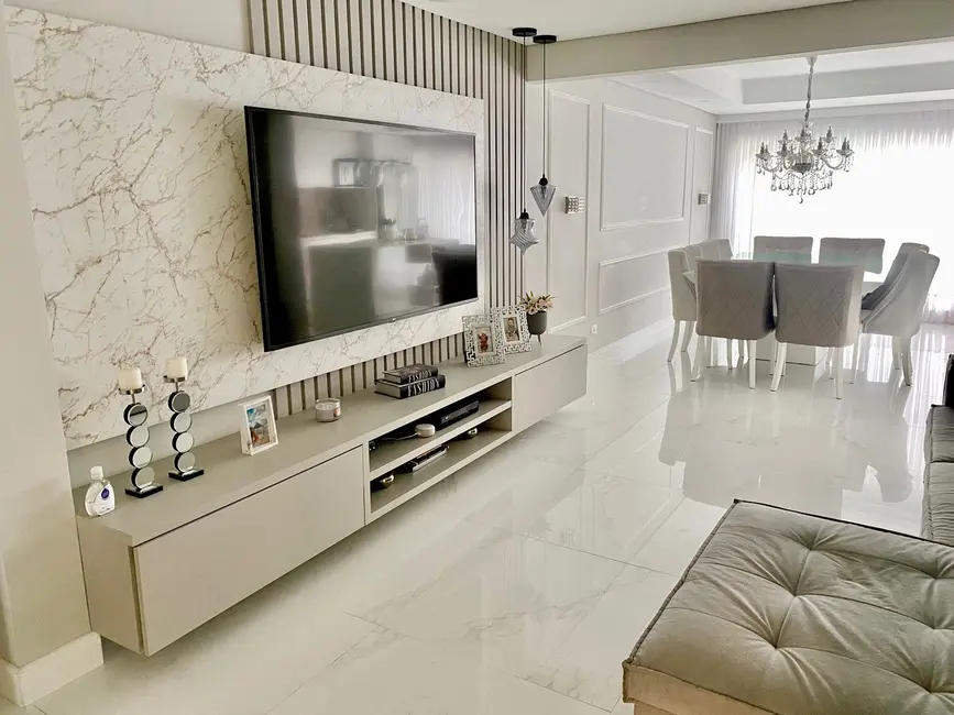 Casa com 3 quartos à venda, 130m2 em Hauer, Curitiba - PR - imagem 5 Foto 5 de Casa com 3 quartos à venda, 130m2 em Hauer, Curitiba - PR