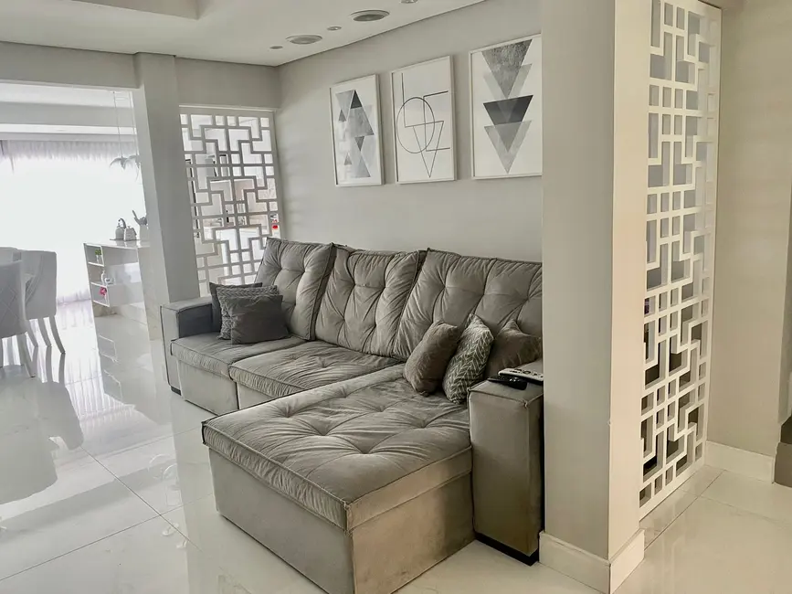 Casa com 3 quartos à venda, 130m2 em Hauer, Curitiba - PR - imagem 6 Foto 6 de Casa com 3 quartos à venda, 130m2 em Hauer, Curitiba - PR