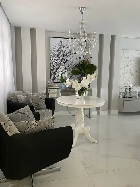 Casa com 3 quartos à venda, 130m2 em Hauer, Curitiba - PR - imagem 8 Foto 8 de Casa com 3 quartos à venda, 130m2 em Hauer, Curitiba - PR