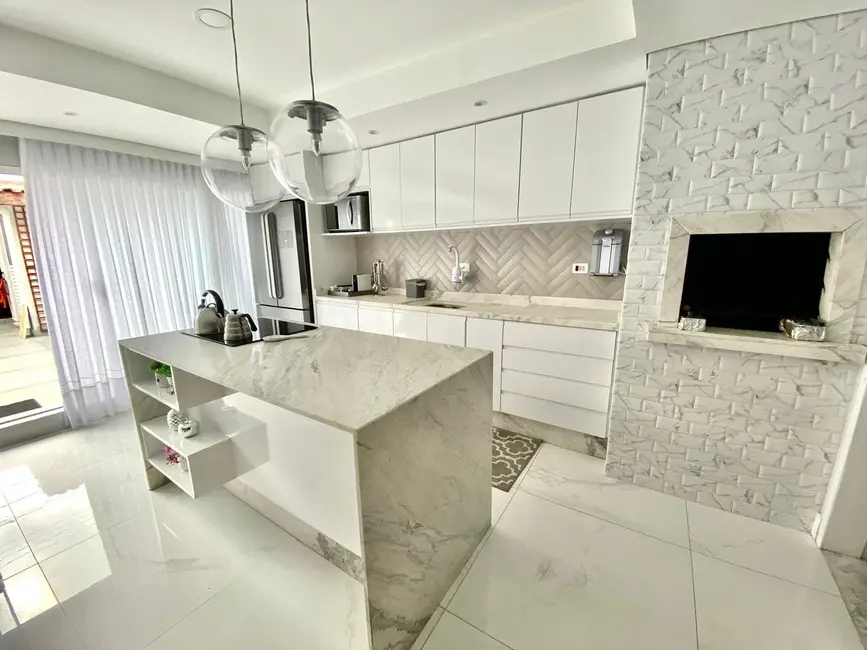 Casa com 3 quartos à venda, 130m2 em Hauer, Curitiba - PR - imagem 9 Foto 9 de Casa com 3 quartos à venda, 130m2 em Hauer, Curitiba - PR