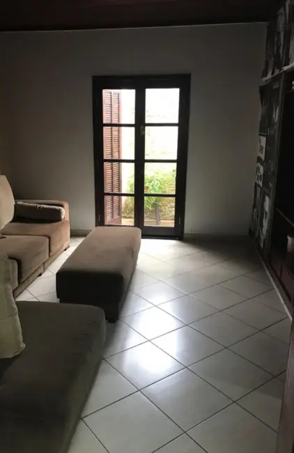 Foto 2 de Casa com 4 quartos à venda, 700m2 em Hauer, Curitiba - PR