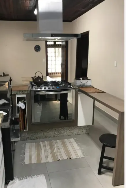 Foto 5 de Casa com 4 quartos à venda, 700m2 em Hauer, Curitiba - PR
