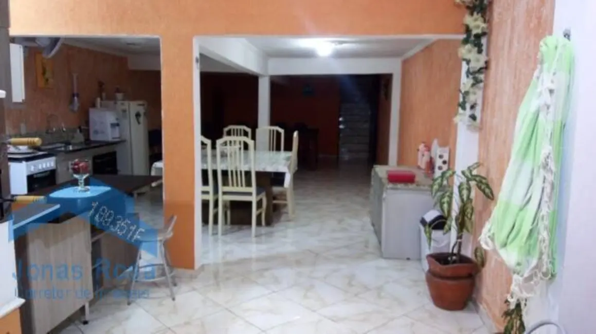 Casa com 3 quartos à venda, 230m2 em Vila Porto, Barueri - SP - imagem 3 Foto 3 de Casa com 3 quartos à venda, 230m2 em Vila Porto, Barueri - SP