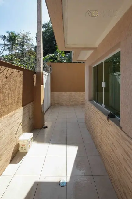 Casa com 2 quartos à venda, 97m2 em Jardim Três Marias, Guaruja - SP - imagem 3 Foto 3 de Casa com 2 quartos à venda, 97m2 em Jardim Três Marias, Guaruja - SP