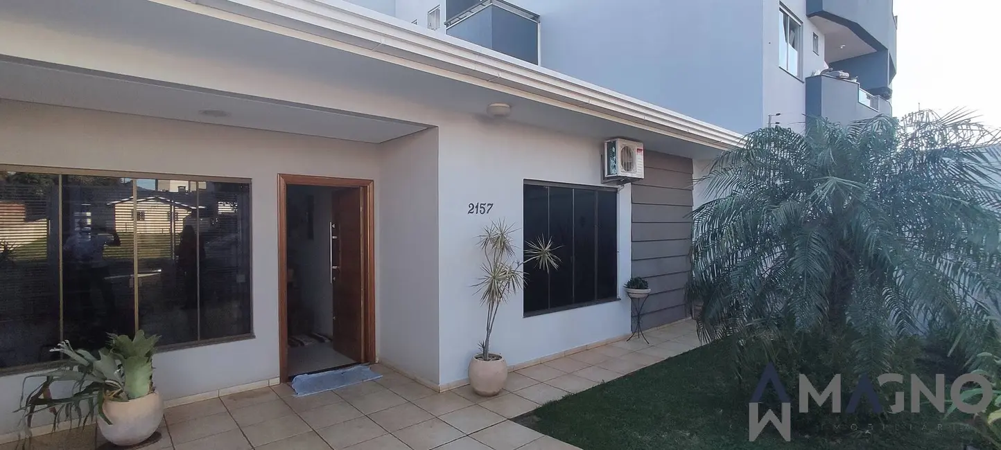 Foto 4 de Sobrado com 5 quartos à venda, 444m2 em Coqueiral, Cascavel - PR