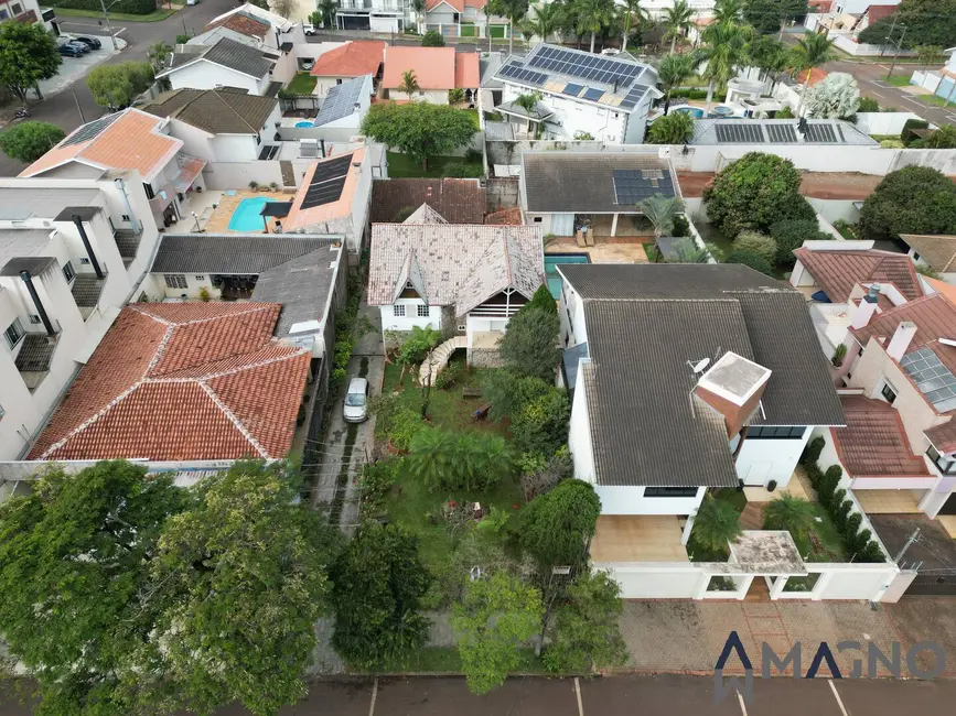 Foto 1 de Terreno / Lote à venda, 698m2 em Neva, Cascavel - PR