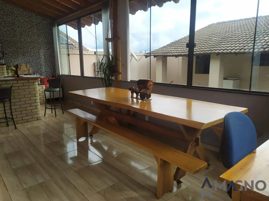 Foto 8 de Casa com 3 quartos à venda, 715m2 em Canadá, Cascavel - PR