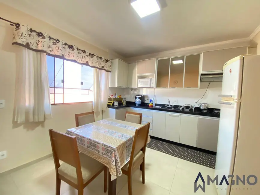 Foto 9 de Sobrado com 6 quartos à venda, 450m2 em Santa Felicidade, Cascavel - PR