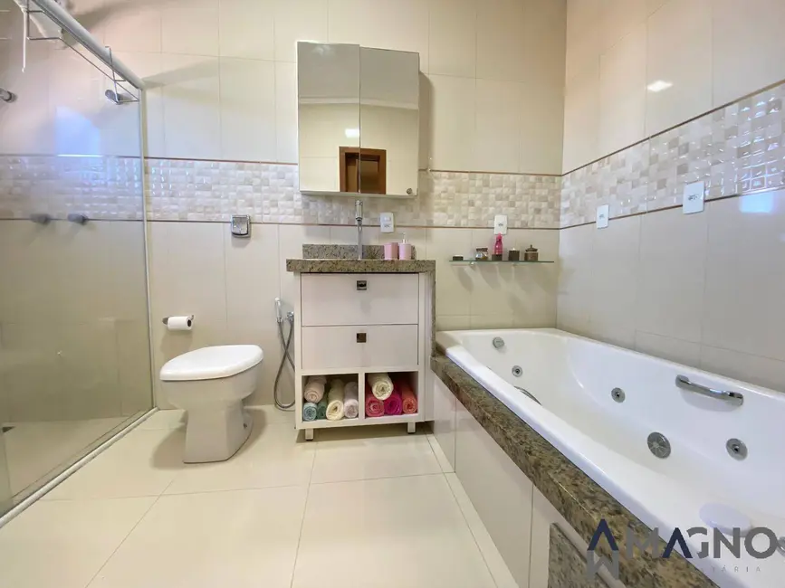 Foto 4 de Sobrado com 6 quartos à venda, 450m2 em Santa Felicidade, Cascavel - PR