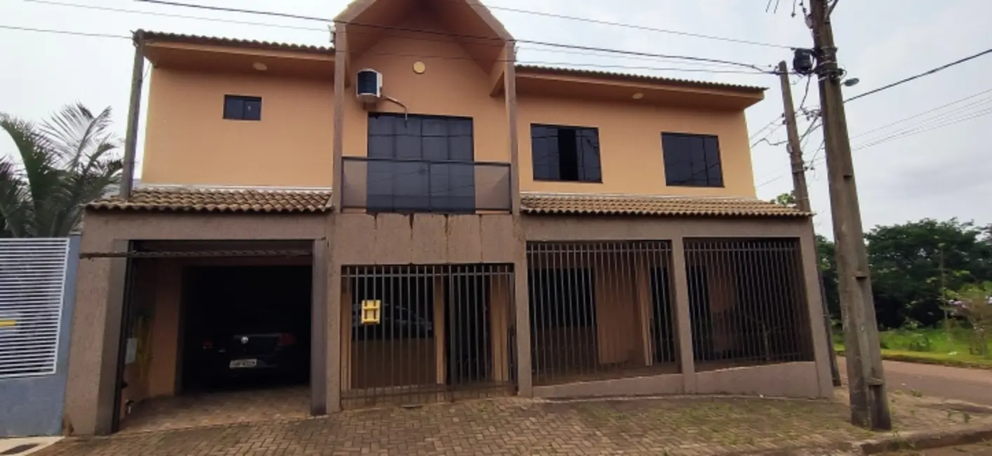 Foto 1 de Sobrado com 4 quartos à venda, 218m2 em Pioneiros Catarinenses, Cascavel - PR
