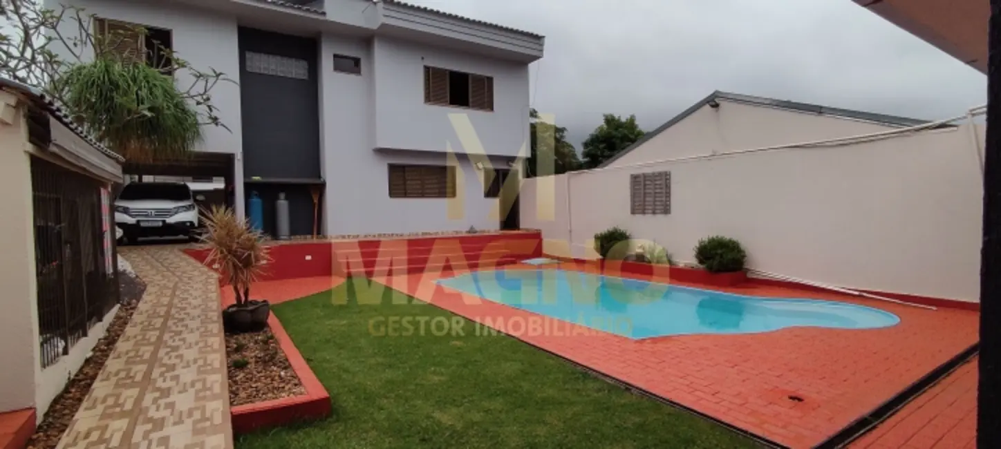 Foto 2 de Sobrado com 4 quartos à venda, 211m2 em Cancelli, Cascavel - PR