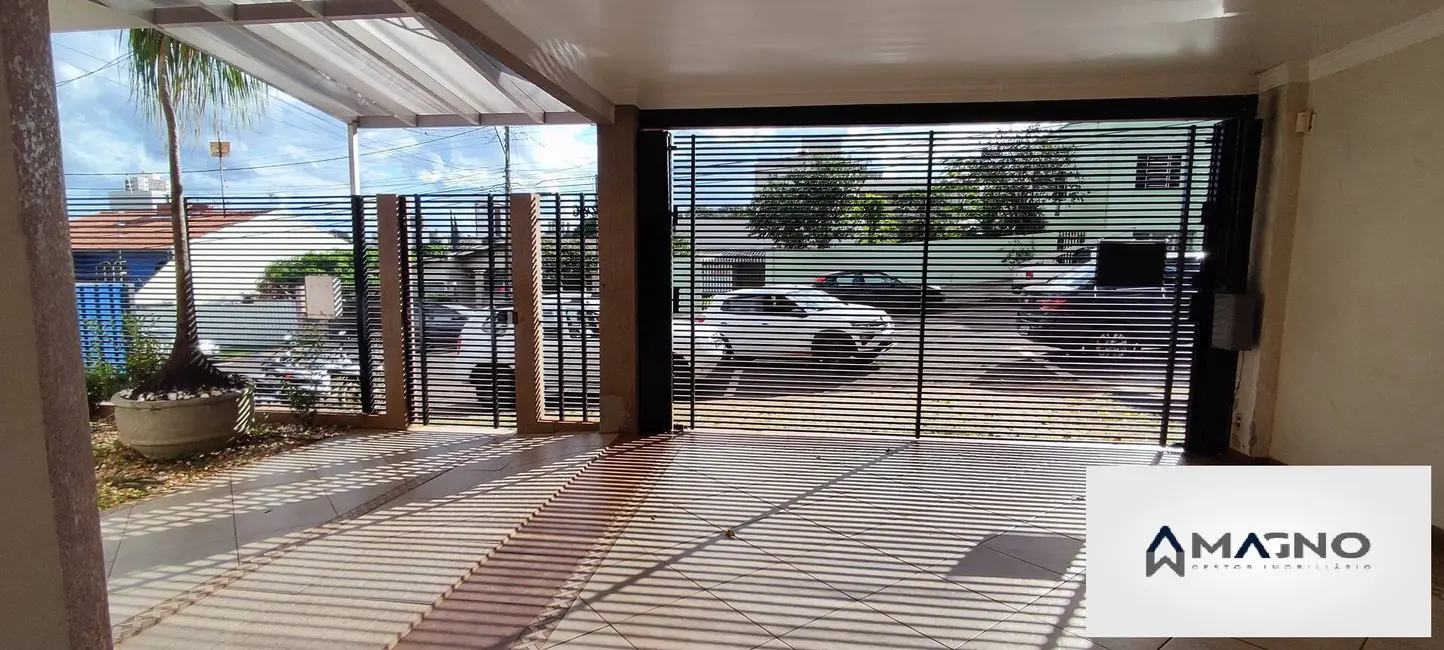 Foto 6 de Casa com 4 quartos à venda, 257m2 em Centro, Cascavel - PR