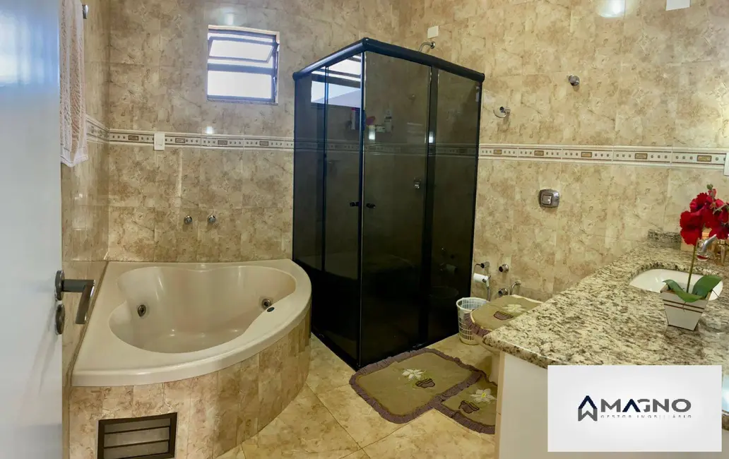 Foto 9 de Sobrado com 3 quartos à venda, 235m2 em Neva, Cascavel - PR