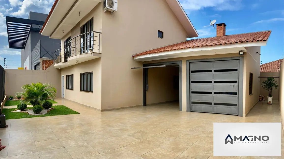 Foto 3 de Sobrado com 3 quartos à venda, 235m2 em Neva, Cascavel - PR