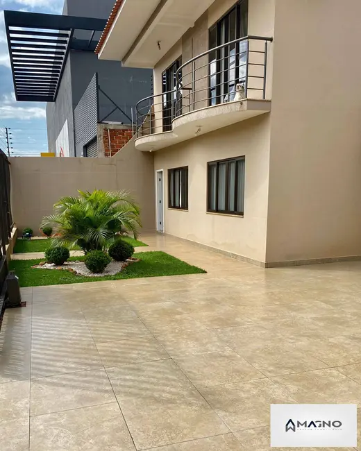 Foto 2 de Sobrado com 3 quartos à venda, 235m2 em Neva, Cascavel - PR
