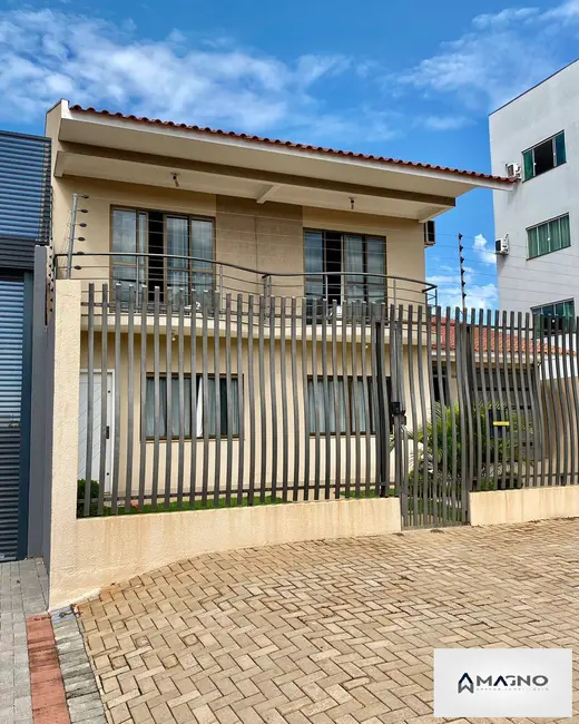 Foto 5 de Sobrado com 3 quartos à venda, 235m2 em Neva, Cascavel - PR