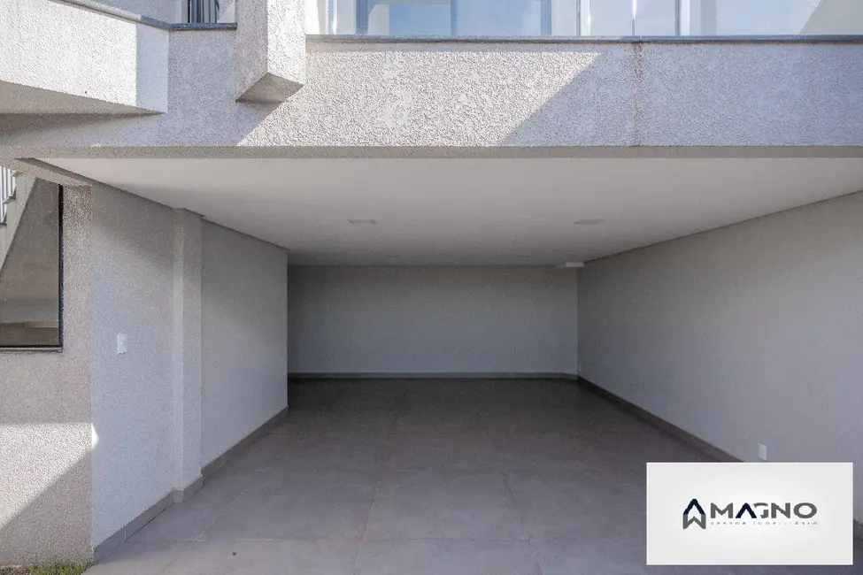 Foto 3 de Sobrado com 3 quartos à venda, 200m2 em Canadá, Cascavel - PR