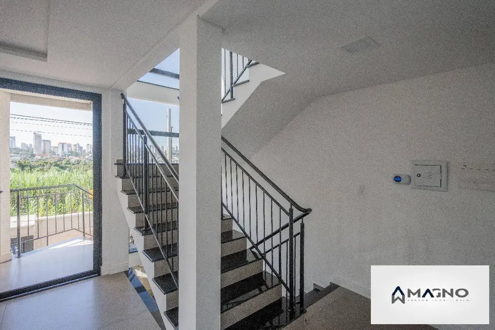 Foto 4 de Sobrado com 3 quartos à venda, 200m2 em Canadá, Cascavel - PR