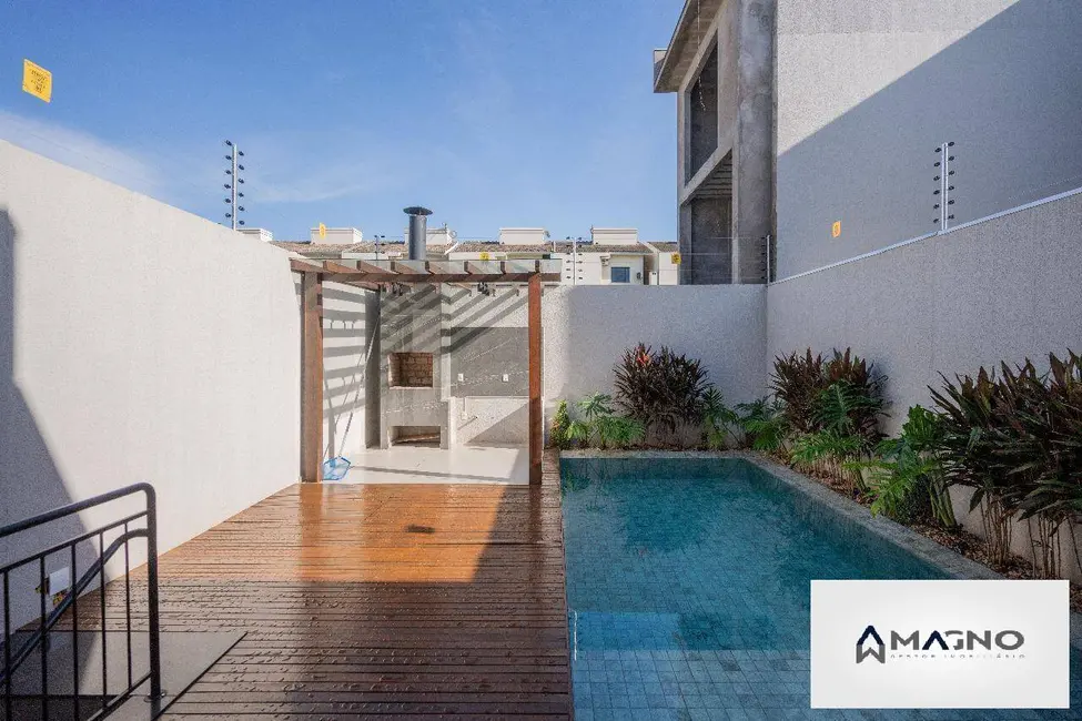 Foto 1 de Sobrado com 3 quartos à venda, 200m2 em Canadá, Cascavel - PR