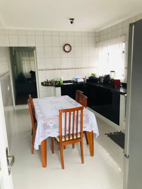 Sobrado com 4 quartos à venda, 120m2 em Jardim Santa Adélia, São Paulo - SP - imagem 4 Foto 4 de Sobrado com 4 quartos à venda, 120m2 em Jardim Santa Adélia, São Paulo - SP