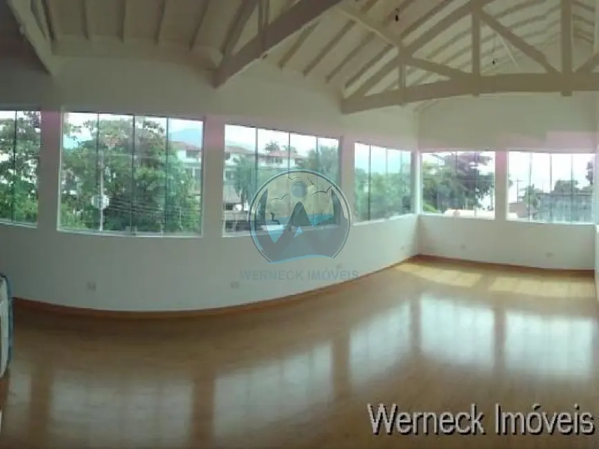 Foto 9 de Casa com 4 quartos à venda, 540m2 em Ubatuba - SP