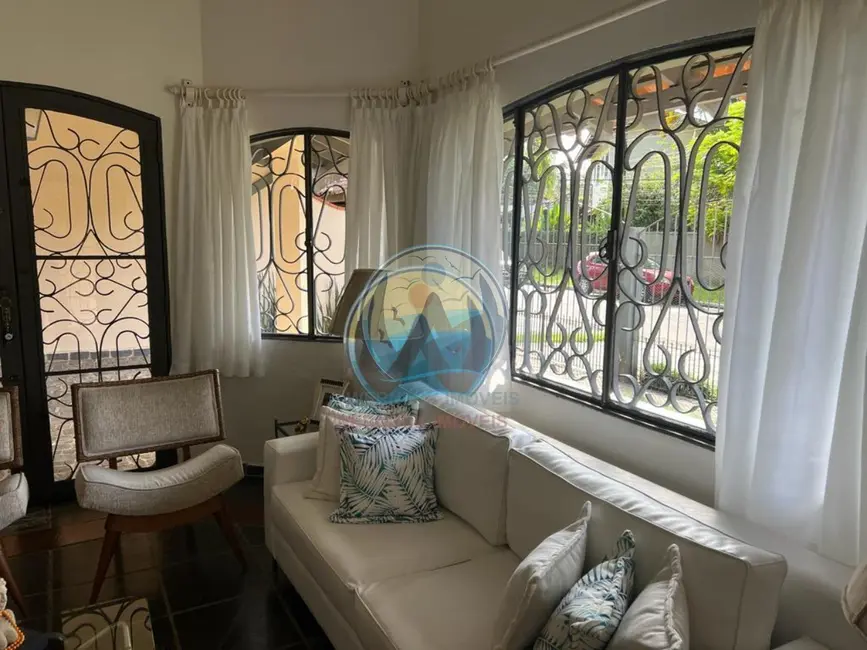 Casa com 3 quartos à venda, 220m2 em Ubatuba - SP - imagem 3 Foto 3 de Casa com 3 quartos à venda, 220m2 em Ubatuba - SP