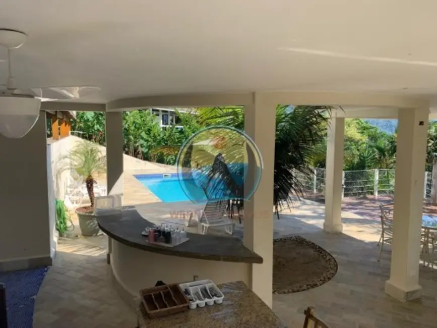 Casa com 4 quartos à venda, 437m2 em Ubatuba - SP - imagem 3 Foto 3 de Casa com 4 quartos à venda, 437m2 em Ubatuba - SP