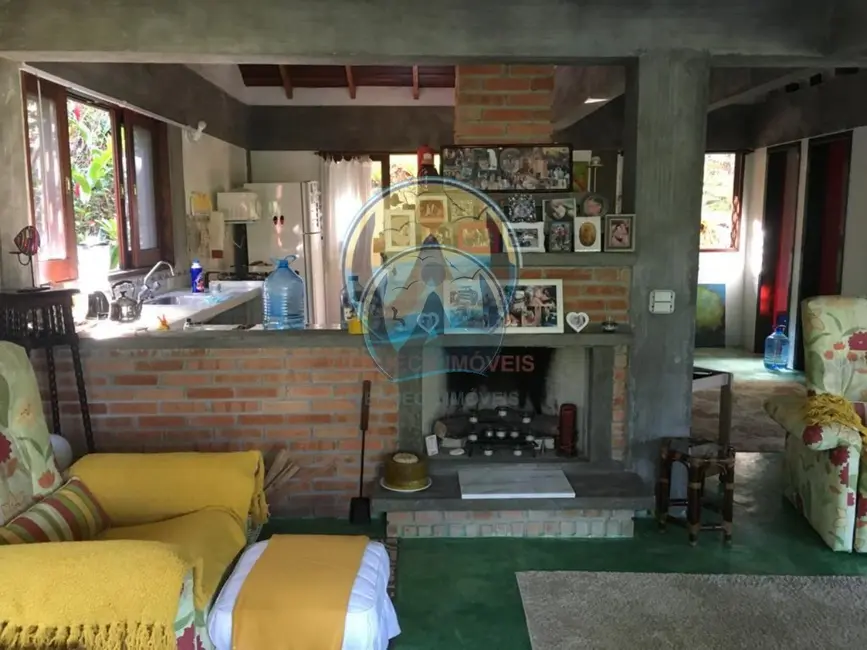 Foto 1 de Casa com 4 quartos à venda, 290m2 em Ubatuba - SP